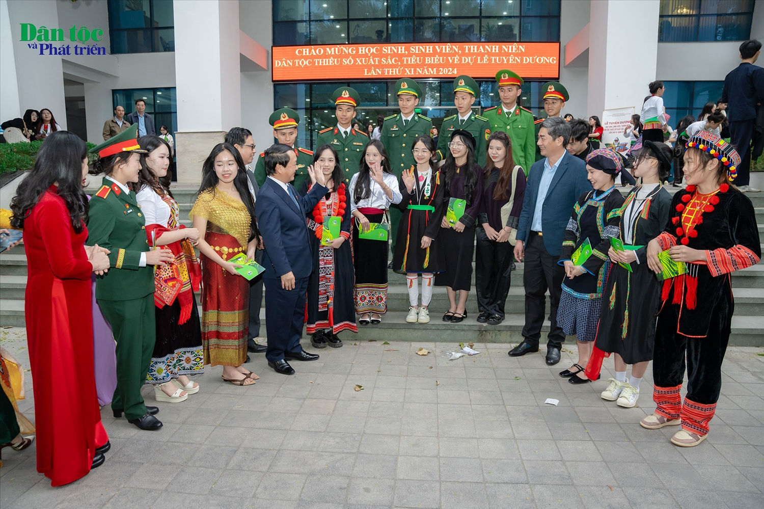 Bộ trưởng, Chủ nhiệm Hầu A Lềnh gặp mặt Đoàn HSSV, thanh niên DTTS xuất sắc, tiêu biểu về dự Lễ tuyên dương  13
