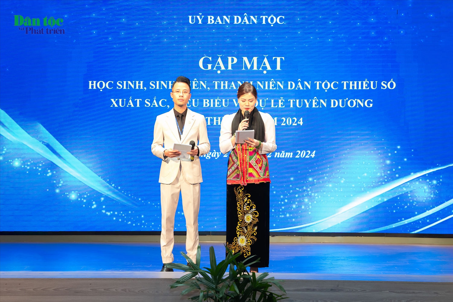 Bộ trưởng, Chủ nhiệm Hầu A Lềnh gặp mặt Đoàn HSSV, thanh niên DTTS xuất sắc, tiêu biểu về dự Lễ tuyên dương  3