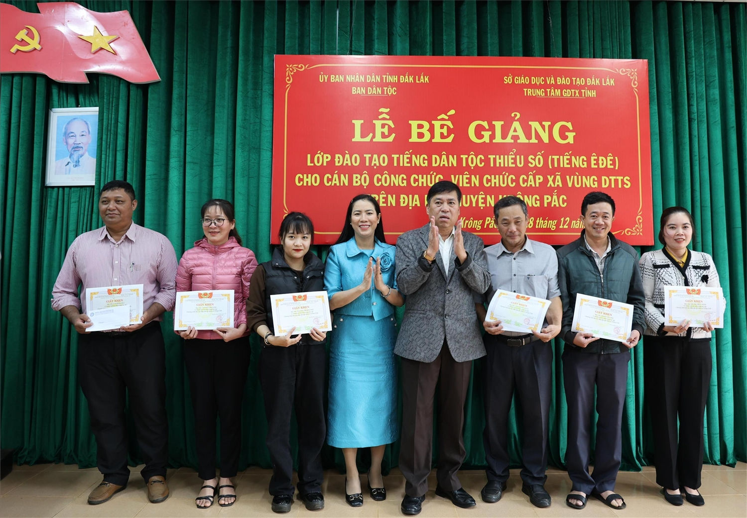 Đắk Lắk: Hoàn thành đào tạo tiếng Ê Đê cho hơn 200 cán bộ xã 