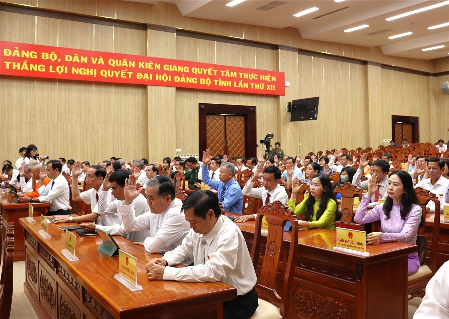 Các đại biểu thống nhất cao các  chỉ tiêu phấn đấu đạt vào năm 2025 tại kỳ họp HĐND tỉnh Kiên Giang kỳ cuối năm