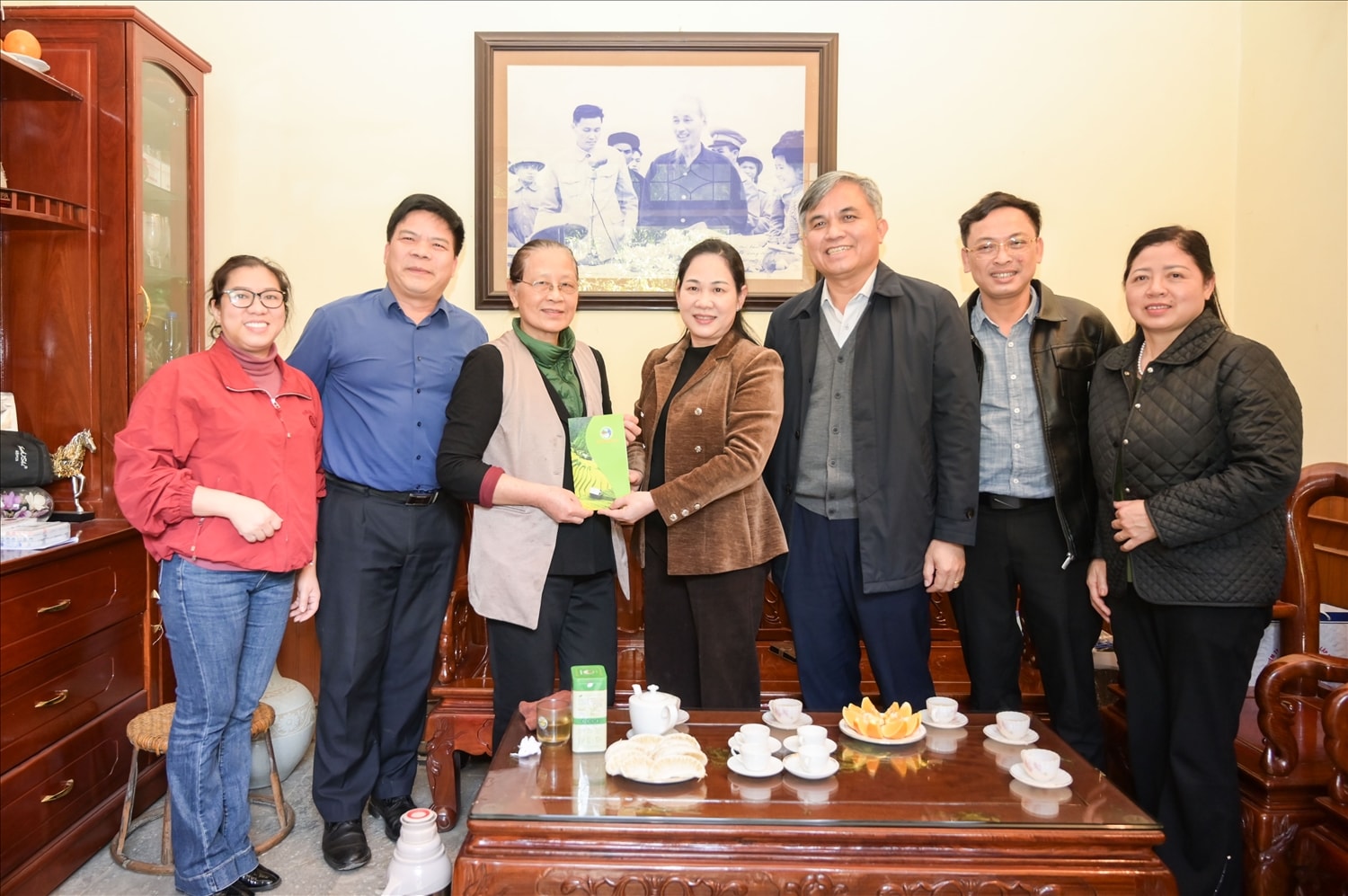 Thứ trưởng, Phó Chủ nhiệm Nông Thị Hà và Đoàn công tác của UBDT cũng đã đến thăm hỏi, tặng quà, chúc Tết Nguyên Bí thư Tỉnh ủy Điện Biên Lò Mai Trinh Thứ trưởng, Phó Chủ nhiệm Nông Thị Hà và Đoàn công tác của UBDT cũng đã đến thăm hỏi, tặng quà, chúc Tết Nguyên Bí thư Tỉnh ủy Điện Biên Lò Mai Trinh