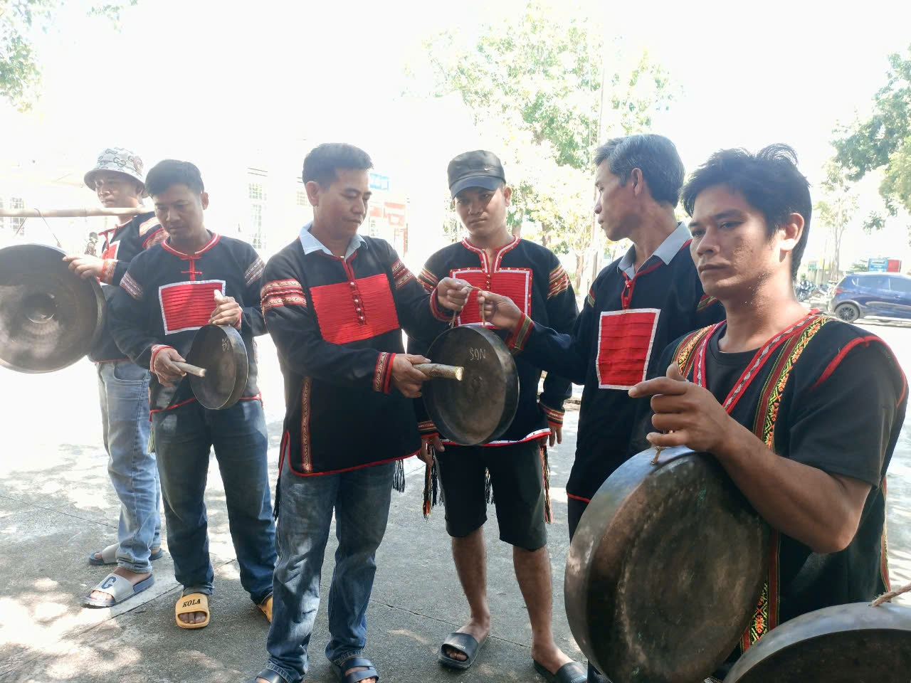 Nghệ nhân Ksor Thu: Tâm huyết truyền dạy cồng chiêng cho thế hệ trẻ 