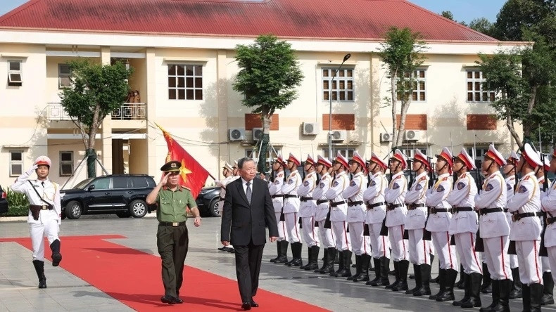 Tổng Bí thư Tô Lâm thăm và làm việc với Công an tỉnh Bình Phước. (Ảnh: Thống Nhất/TTXVN) Tổng Bí thư Tô Lâm thăm và làm việc với Công an tỉnh Bình Phước. (Ảnh: Thống Nhất/TTXVN)