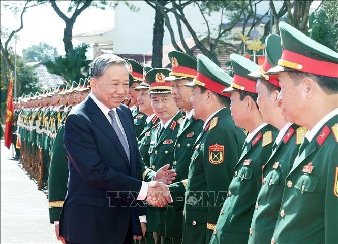 Tổng Bí thư Tô Lâm với cán bộ, chỉ huy Quân đoàn 34 Tổng Bí thư Tô Lâm với cán bộ, chỉ huy Quân đoàn 34