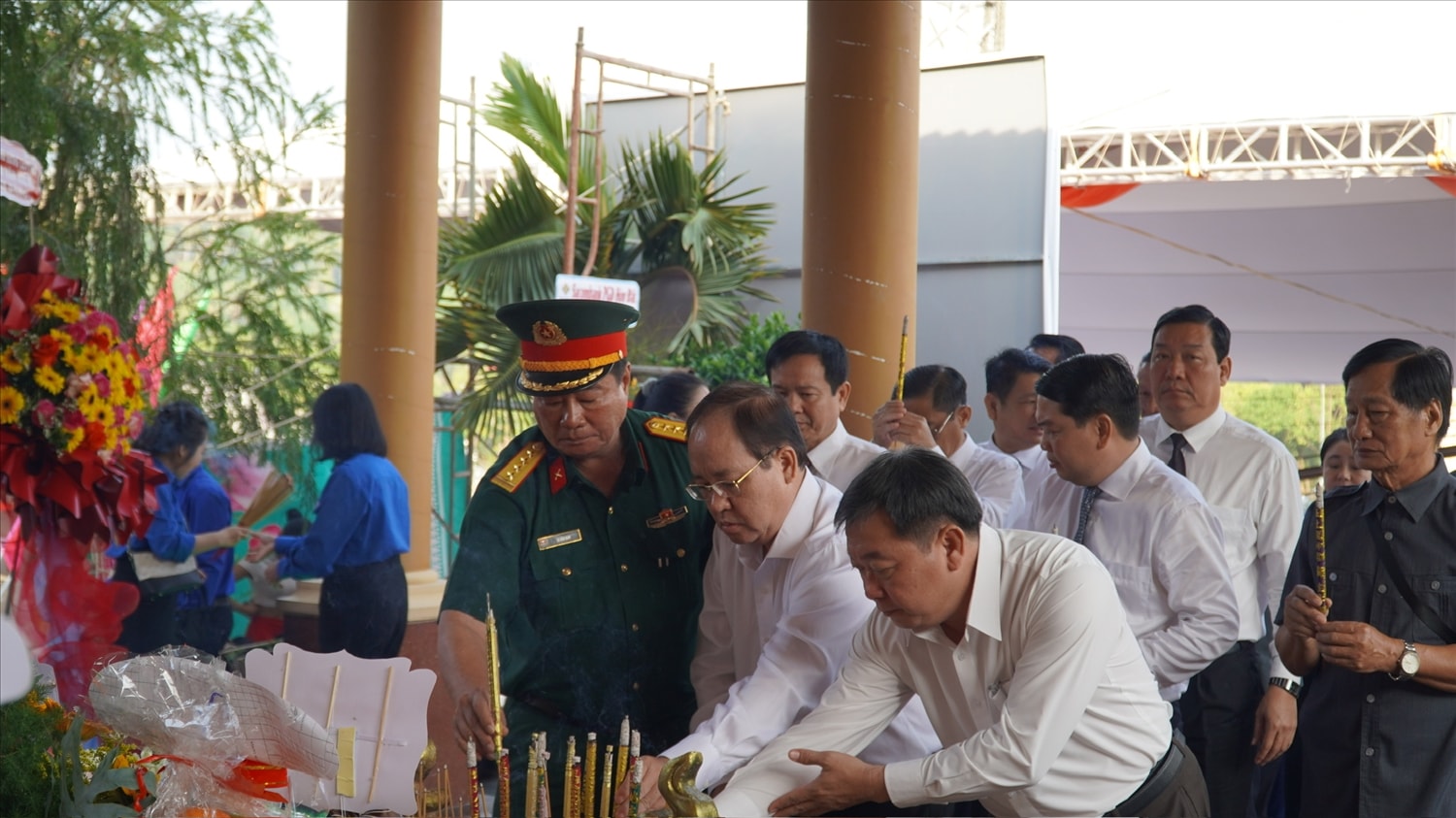 Lãnh đạo tỉnh Kiên Giang dâng hương tưởng niệm Anh hùng lực lượng vũ trang nhân dân Phan Thị Ràng Lãnh đạo tỉnh Kiên Giang dâng hương tưởng niệm Anh hùng lực lượng vũ trang nhân dân Phan Thị Ràng