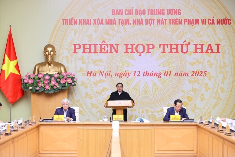 Thủ tướng nêu rõ việc hoàn thành xóa nhà tạm, nhà dột nát là một nhiệm vụ chính trị đặc biệt quan trọng - Ảnh: VGP/Nhật Bắc Thủ tướng nêu rõ việc hoàn thành xóa nhà tạm, nhà dột nát là một nhiệm vụ chính trị đặc biệt quan trọng - Ảnh: VGP/Nhật Bắc