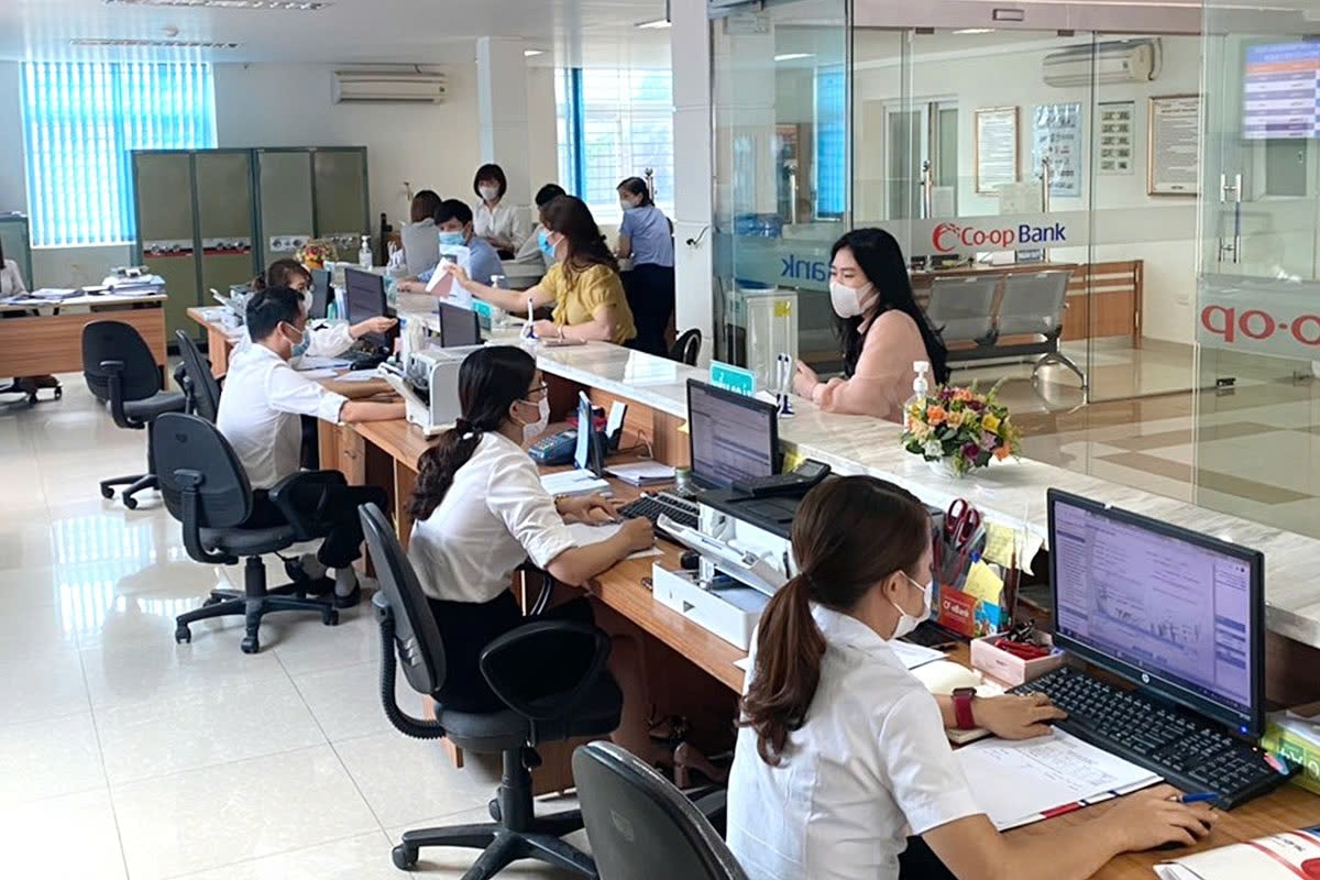 Trong trường hợp gặp phải tình huống tài khoản bị khóa, người dân cần đến ngân hàng hoặc cơ quan công an để được hỗ trợ Trong trường hợp gặp phải tình huống tài khoản bị khóa, người dân cần đến ngân hàng hoặc cơ quan công an để được hỗ trợ