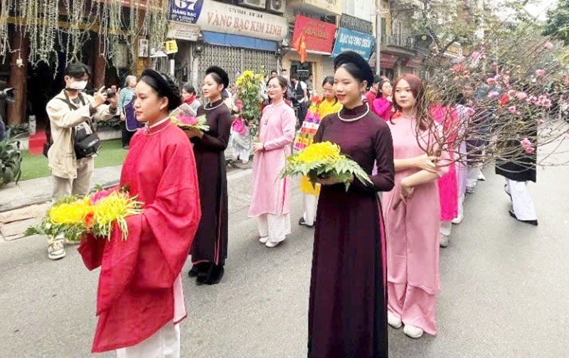Chương trình Tết Việt tại Phố cổ luôn là hoạt động được nhiều người mong chờ khi Tết đến Chương trình Tết Việt tại Phố cổ luôn là hoạt động được nhiều người mong chờ khi Tết đến