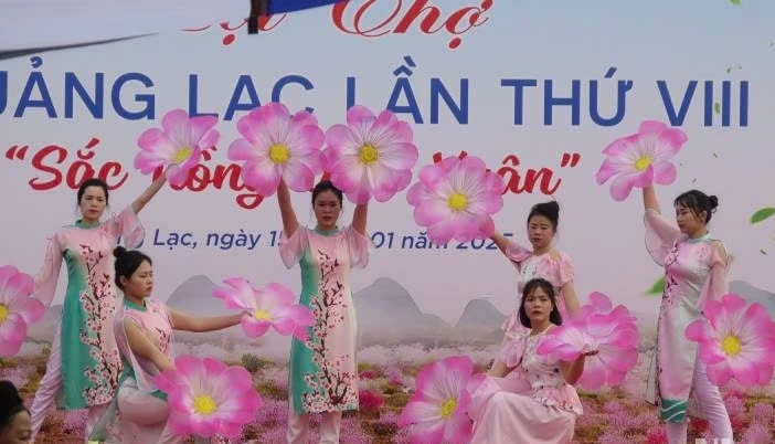 Khai mạc Hội chợ hoa đào xã Quảng Lạc, thành phố Lạng Sơn (Lạng Sơn) lần thứ 8 Khai mạc Hội chợ hoa đào xã Quảng Lạc, thành phố Lạng Sơn (Lạng Sơn) lần thứ 8