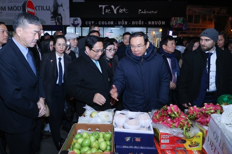 Thủ tướng thăm Trung tâm thương mại như