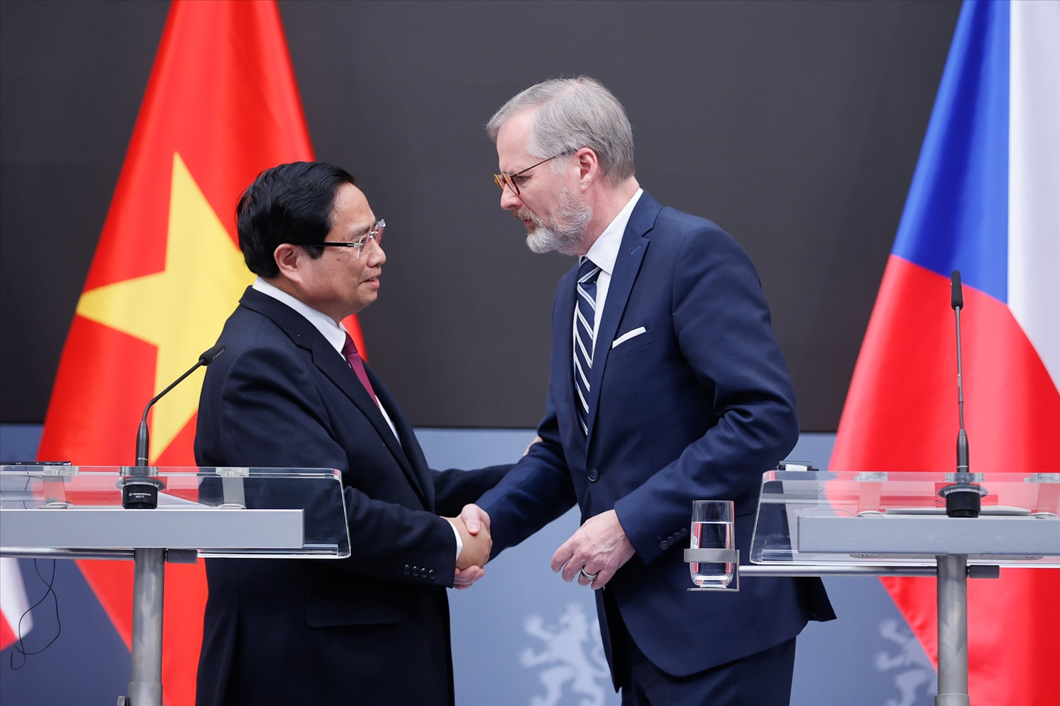 Thủ tướng Phạm Minh Chính và Thủ tướng Cộng hoà Czech Petr Fiala - Ảnh: VGP/Nhật Bắc Thủ tướng Phạm Minh Chính và Thủ tướng Cộng hoà Czech Petr Fiala - Ảnh: VGP/Nhật Bắc