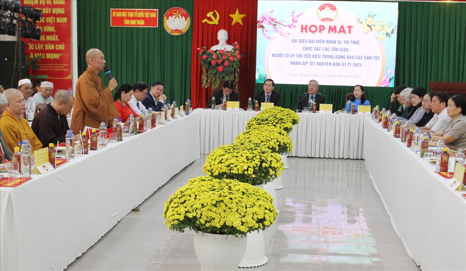 Toàn cảnh buổi Họp mặt.