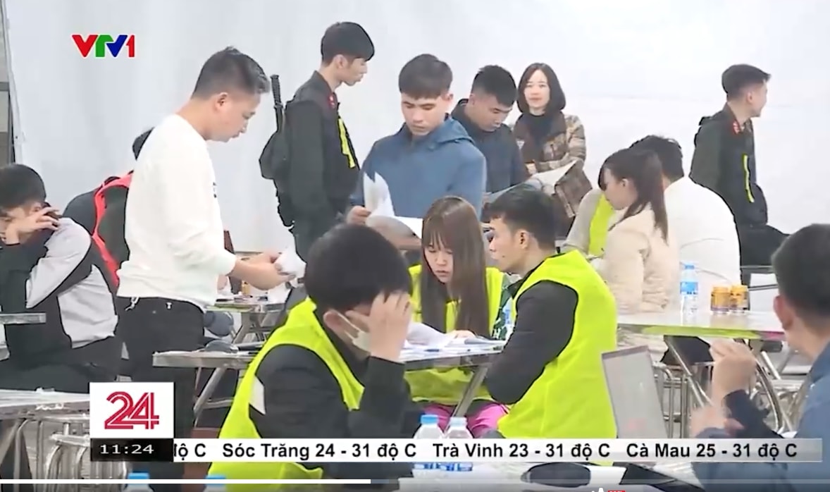 Cơ quan chức năng làm việc với các đối tượng liên quan - Ảnh: VTV Cơ quan chức năng làm việc với các đối tượng liên quan - Ảnh: VTV