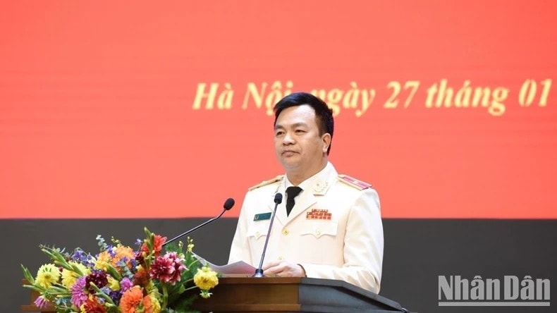 Lãnh đạo Cục An ninh điều tra báo cáo Thủ tướng Chính phủ. (Ảnh: TRẦN HẢI) Lãnh đạo Cục An ninh điều tra báo cáo Thủ tướng Chính phủ. (Ảnh: TRẦN HẢI)