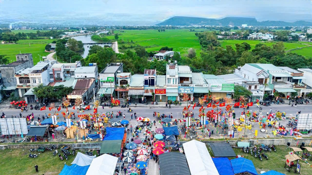 Chợ gần 300 tuổi tại Bình Định, mỗi năm họp 1 lần để cầu lộc, không cần lỗ lãi 1