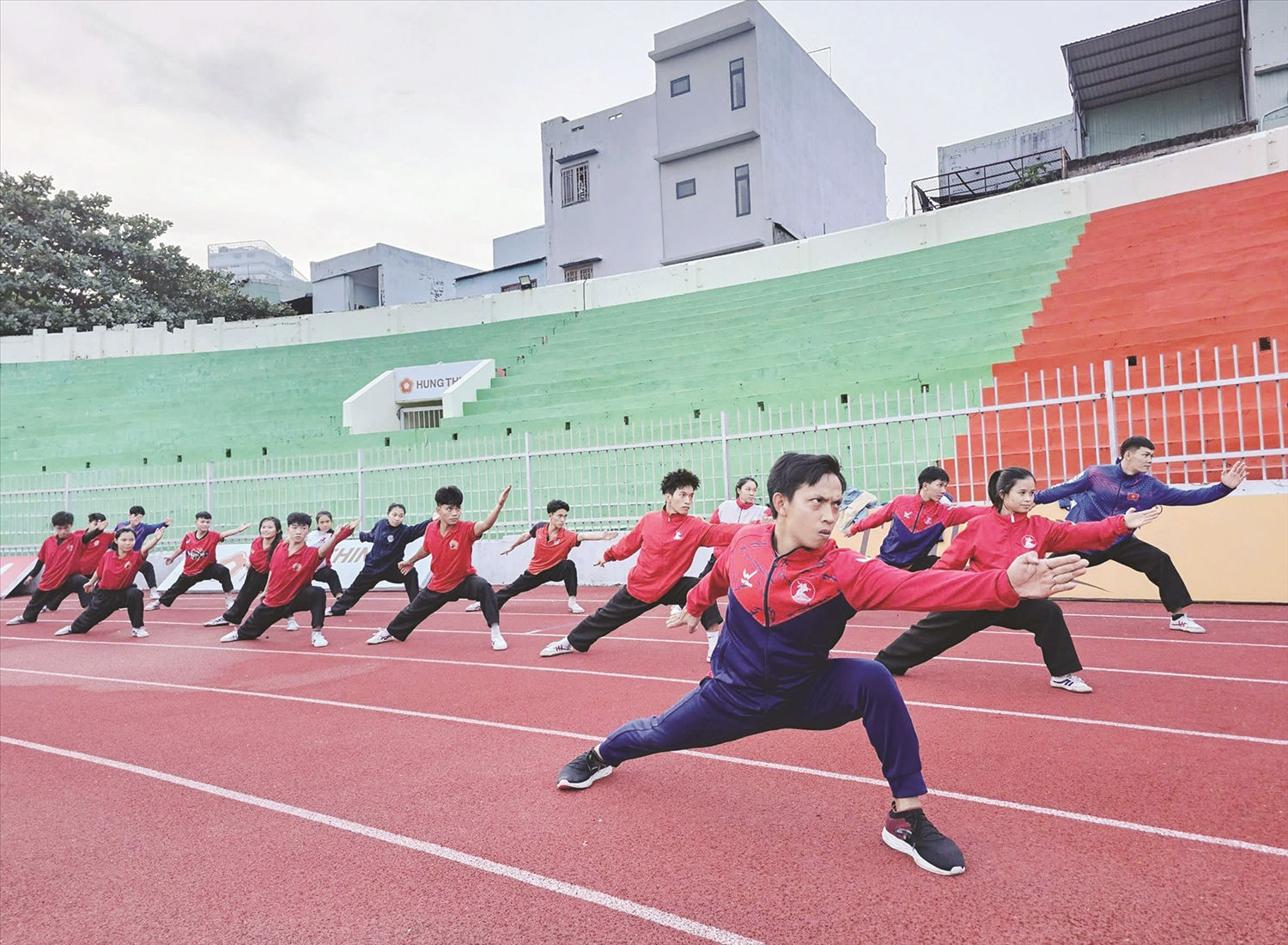 Thế võ Xà vương khai môn trong bài Xà quyền.