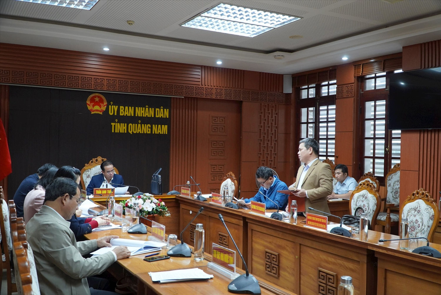Quang cảnh cuộc họp. Quang cảnh cuộc họp.