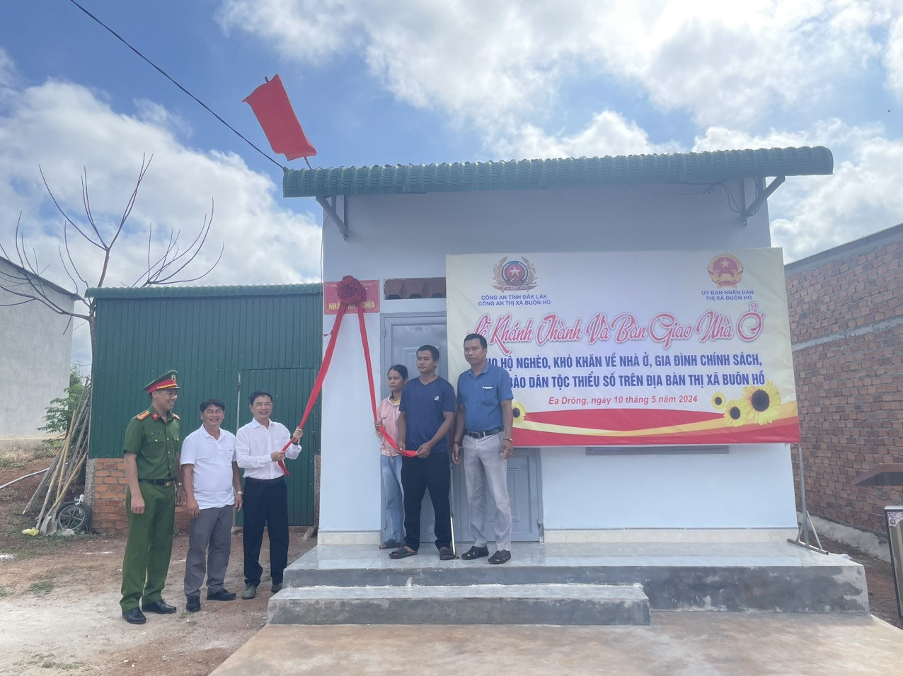 Từ năm 2021 đến nay, tỉnh Đắk Lắk đã xây mới, sửa chữa 5.649 căn nhà cho hộ nghèo, khó khăn về nhà ở, gia đình chính sách, đồng bào DTTS