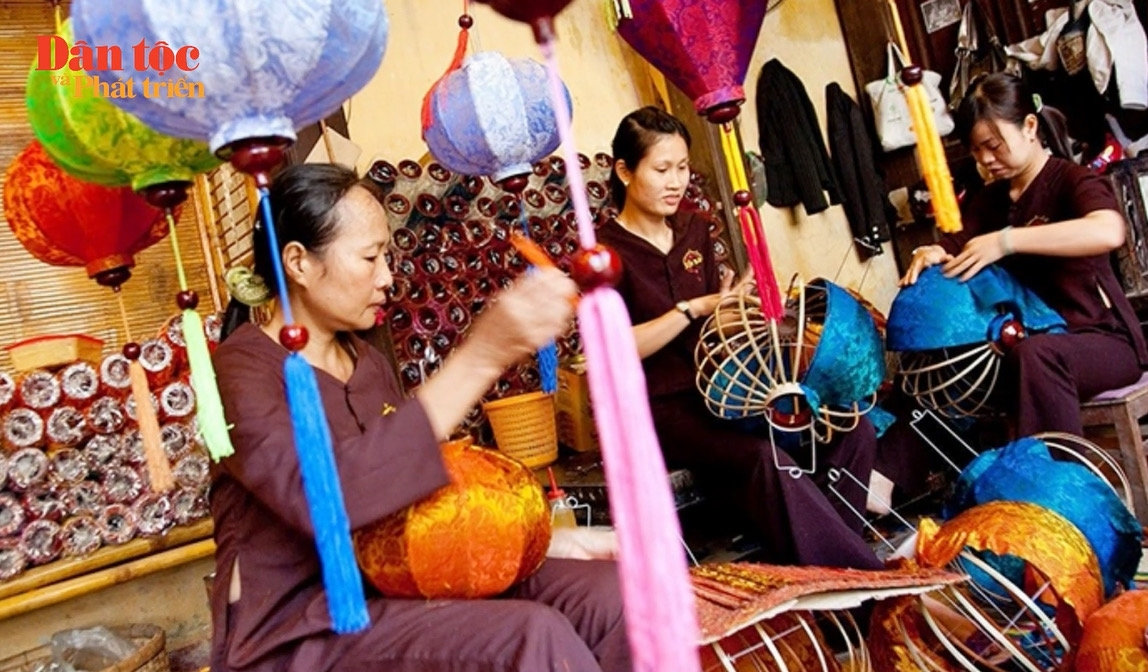 Về Hội An học nấu ăn và làm lồng đèn 