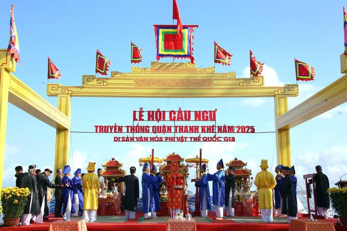 Nghi lễ cầu an, cầu ngư tại Lễ hội Cầu ngư truyền thống quận Thanh Khê năm 2025. Ảnh: Trần Lê Lâm – TTXVN Nghi lễ cầu an, cầu ngư tại Lễ hội Cầu ngư truyền thống quận Thanh Khê năm 2025. Ảnh: Trần Lê Lâm – TTXVN
