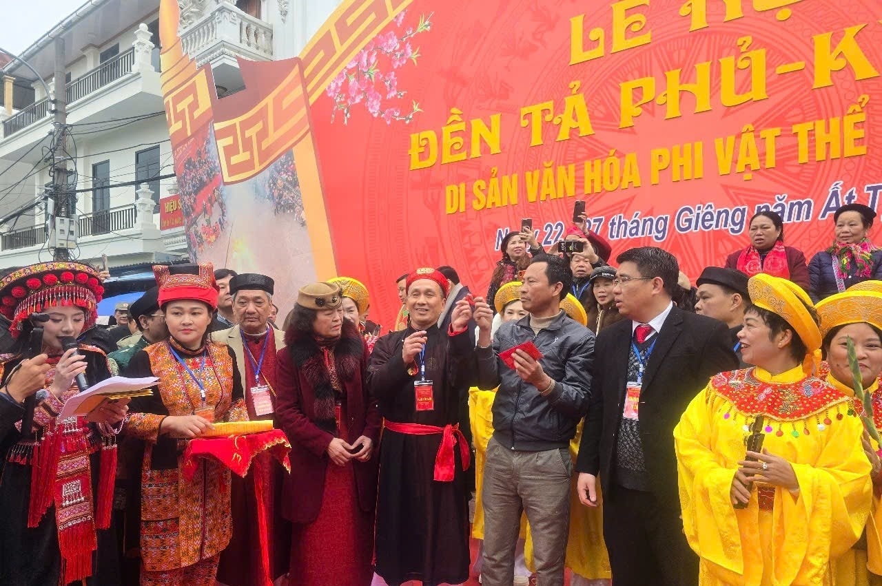 Ông Đinh Văn Nhiên (tỉnh Hải Dương) được công nhận là người thắng cuộc