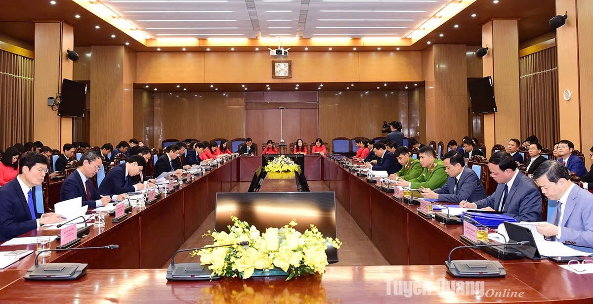 Nhiều công chức, viên chức của tỉnh đã tình nguyện xin nghỉ hưu trước tuổi để tạo điều kiện thuận lợi cho sắp xếp, tinh gọn bộ máy