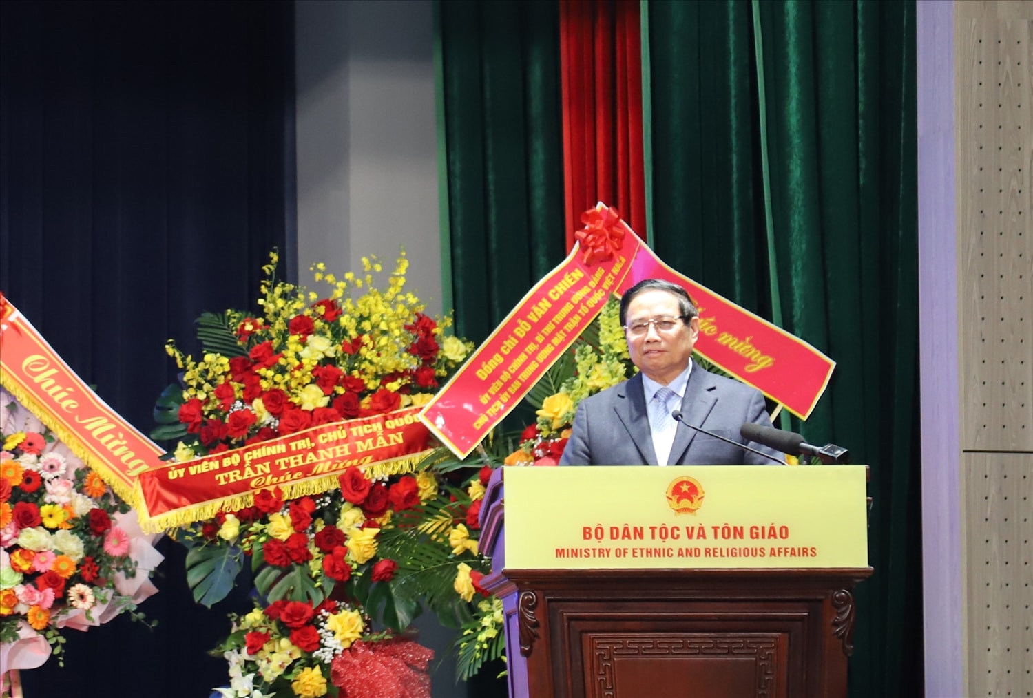 Thủ tướng Chính phủ Phạm Minh Chính nhấn mạnh: Với khối đại đoàn kết, trong đó đoàn kết các dân tộc, đoàn kết các tôn giáo, chúng ta đã cùng nhau vượt qua tất cả mọi khó khăn, thách thức