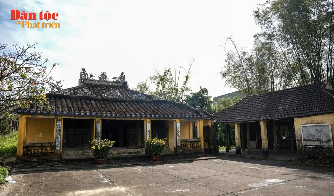 Làng cổ trăm tuổi 