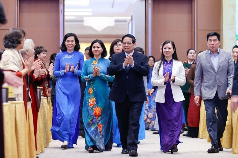 Thủ tướng Phạm Minh Chính gặp mặt các nữ Anh hùng Lực lượng vũ trang nhân dân, nữ Anh hùng lao động, nữ tướng; dự Lễ kỷ niệm 40 năm Giải thưởng Kovalevskaia và trao Giải thưởng năm 2024 Thủ tướng Phạm Minh Chính gặp mặt các nữ Anh hùng Lực lượng vũ trang nhân dân, nữ Anh hùng lao động, nữ tướng; dự Lễ kỷ niệm 40 năm Giải thưởng Kovalevskaia và trao Giải thưởng năm 2024