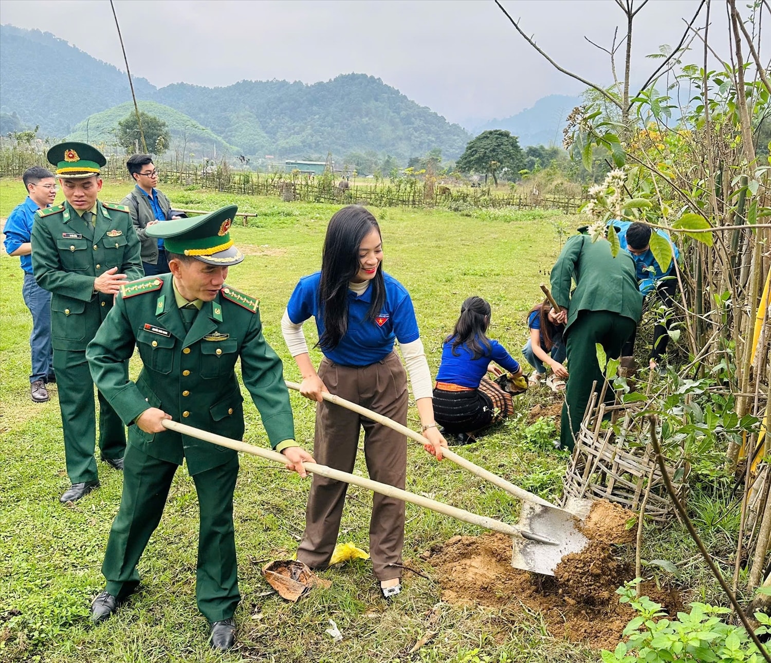 Vườn câu sinh kế Thanh niên trên địa bàn xã Môn Sơn, huyện Con Cuông (Nghệ An) Vườn câu sinh kế Thanh niên trên địa bàn xã Môn Sơn, huyện Con Cuông (Nghệ An)