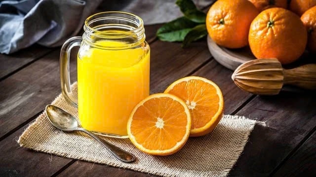 Trái cây giàu vitamin C giúp tăng cường miễn dịch cho trẻ bị sốt. Trái cây giàu vitamin C giúp tăng cường miễn dịch cho trẻ bị sốt.