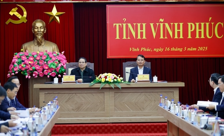 Thủ tướng đề nghị tỉnh rà soát, tổng hợp, báo cáo Thủ tướng Chính phủ về các nội dung pháp lý, chính sách cần tiếp tục sửa đổi, bổ sung, hoàn thiện - Ảnh: VGP/Nhật Bắc Thủ tướng đề nghị tỉnh rà soát, tổng hợp, báo cáo Thủ tướng Chính phủ về các nội dung pháp lý, chính sách cần tiếp tục sửa đổi, bổ sung, hoàn thiện - Ảnh: VGP/Nhật Bắc