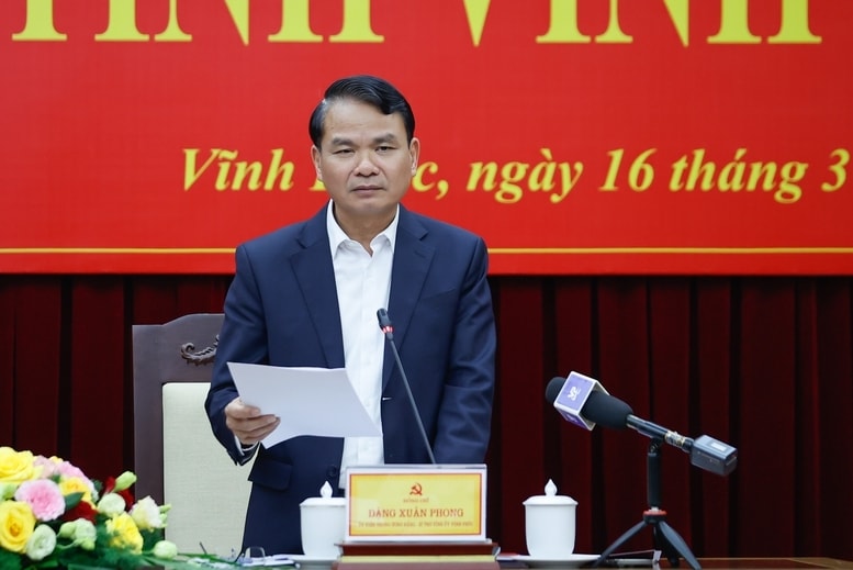 Bí thư Tỉnh ủy Vĩnh Phúc Đặng Xuân Phong phát biểu tại buổi làm việc - Ảnh: VGP/Nhật Bắc Bí thư Tỉnh ủy Vĩnh Phúc Đặng Xuân Phong phát biểu tại buổi làm việc - Ảnh: VGP/Nhật Bắc