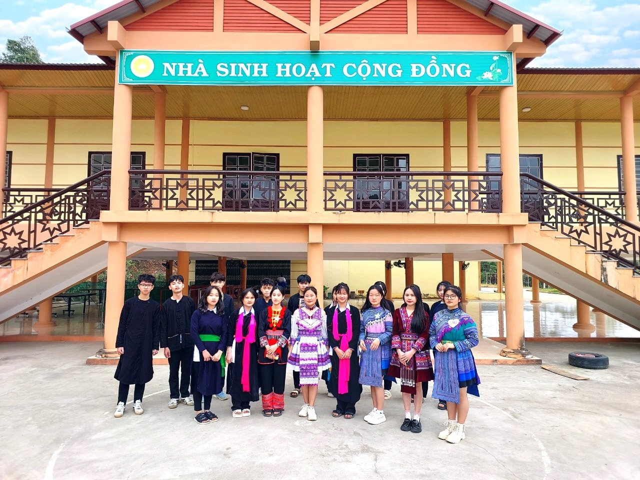Đây là không gian sinh hoạt tập thể với các hoạt động học tập, trải nghiệm của các em học sinh nội trú. 