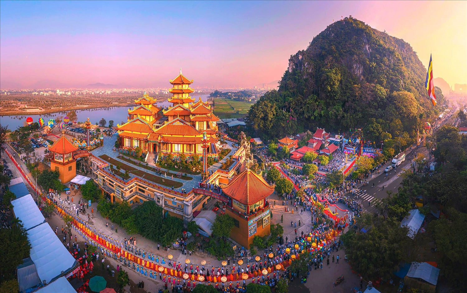 Lễ hội Quán Thế Âm chính là sự kết tinh những giá trị của văn hóa Phật giáo và vùng di sản văn hóa đặc biệt Ngũ Hành Sơn.