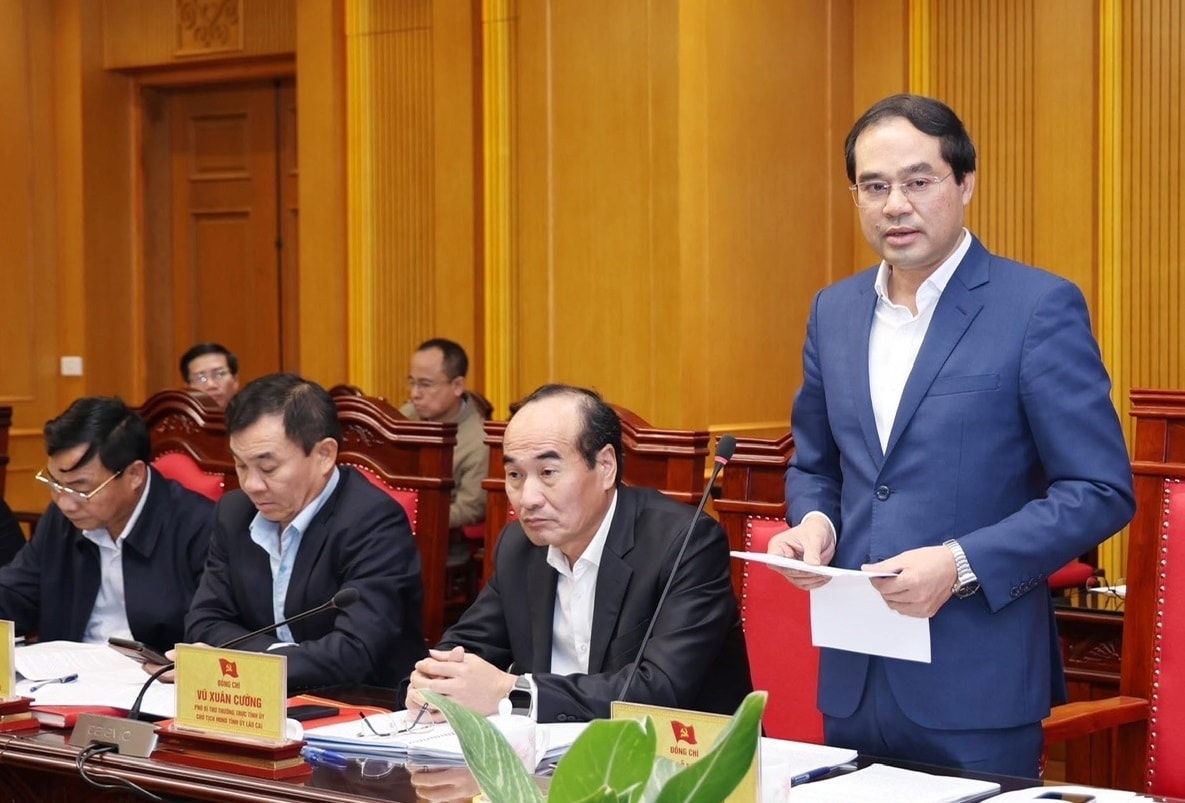 Bí thư tỉnh ủy, Chủ tịch UBND tỉnh Lào Cai TRịnh Xuân Trường phát biểu tại buổi làm việc Bí thư tỉnh ủy, Chủ tịch UBND tỉnh Lào Cai TRịnh Xuân Trường phát biểu tại buổi làm việc