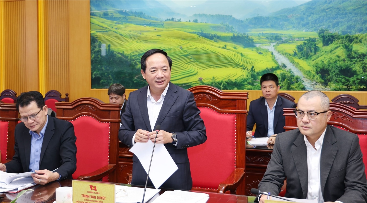 Thượng tướng Trịnh Văn Quyết phát biểu tại buổi làm việc Thượng tướng Trịnh Văn Quyết phát biểu tại buổi làm việc