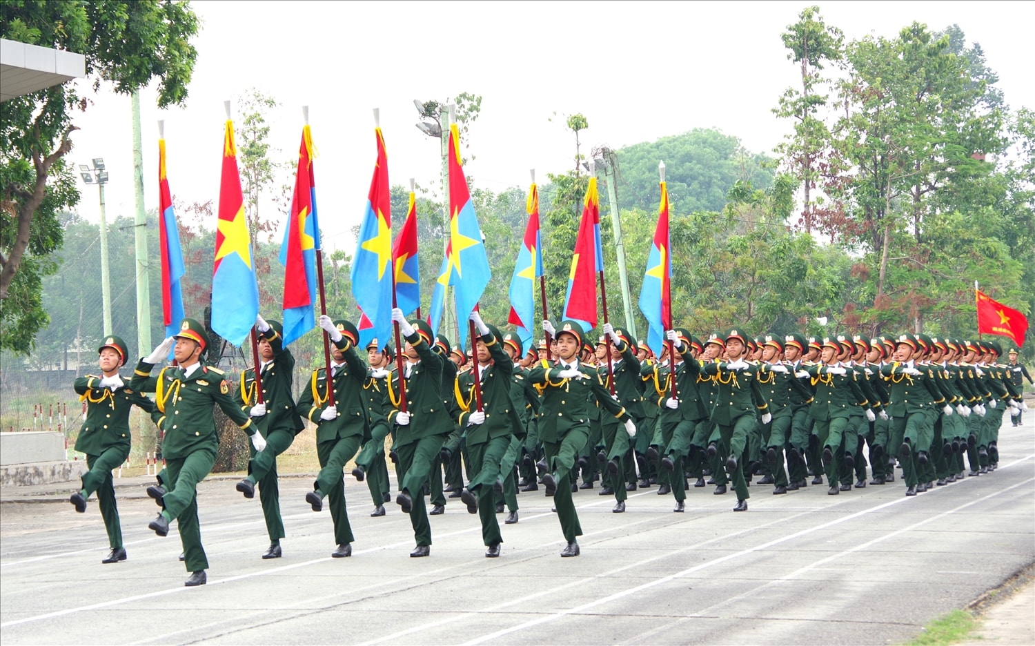 Lực lượng Bộ đội Biên phòng tham gia diễu binh, diễu hành trong Lễ kỷ niệm 50 năm Ngày giải phòng miền Nam 