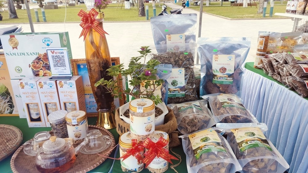 Những sản phẩm OCOP đặc trưng sẽ được triển lãm nhân kỷ niệm 50 năm ngày giải phóng tỉnh Quảng Nam. Những sản phẩm OCOP đặc trưng sẽ được triển lãm nhân kỷ niệm 50 năm ngày giải phóng tỉnh Quảng Nam.