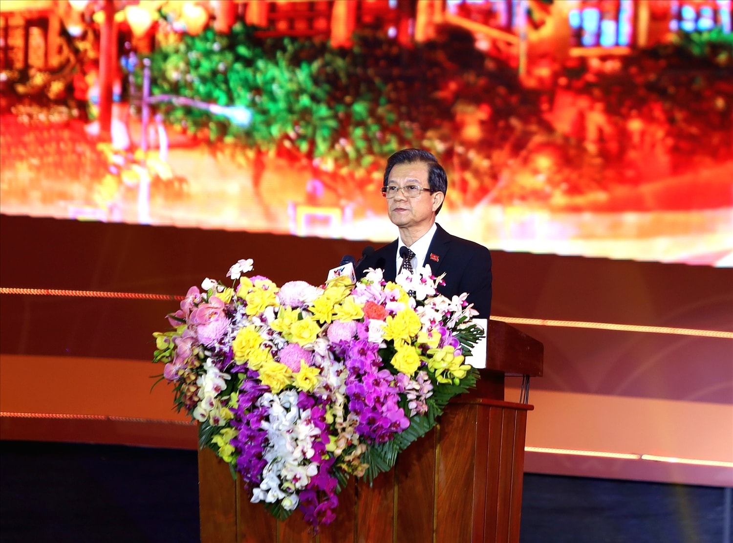 Bí thư Tỉnh ủy An Giang Lê Hồng Quang phát biểu tại buổi lễ Bí thư Tỉnh ủy An Giang Lê Hồng Quang phát biểu tại buổi lễ