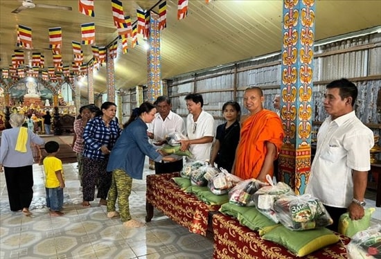 Người có uy tín trong đồng bào DTTS tỉnh Trà Vinh đều được cộng đồng tôn vinh, kính phục, bầu chọn và lấy đó là tấm gương để học tập noi theo.