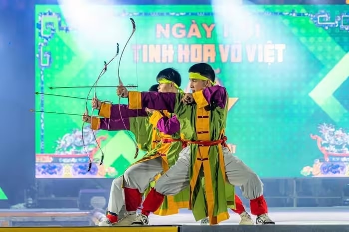 Biểu diễn bắn cung trong chương trình Biểu diễn bắn cung trong chương trình