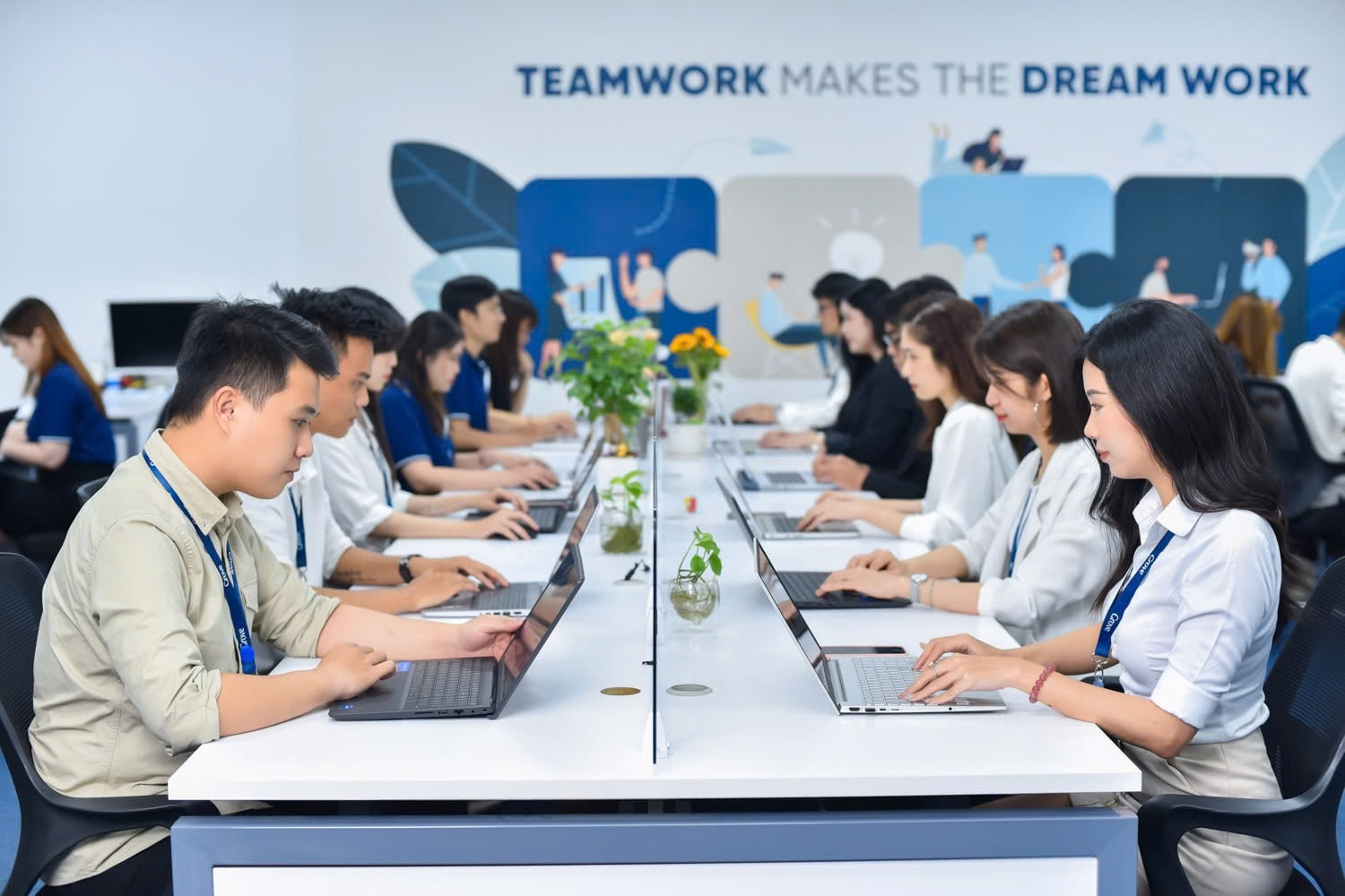 Với sự chủ động và linh hoạt, hoàn toàn có thể tạo dựng một sự nghiệp mới thành công. Với sự chủ động và linh hoạt, hoàn toàn có thể tạo dựng một sự nghiệp mới thành công.