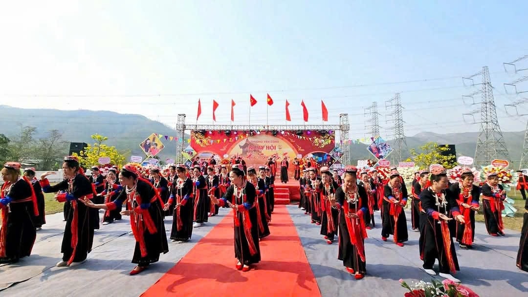 Nhiều chương trình thu hút người dân và khách du lịch Nhiều chương trình thu hút người dân và khách du lịch