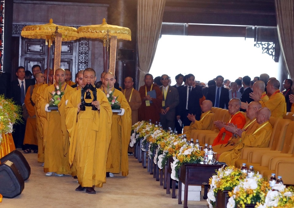 Các chư Tôn đức Giáo phẩm cử hành nghi lễ khai mạc Đại lễ Phật đản Vesak 2019 (Ảnh IT)