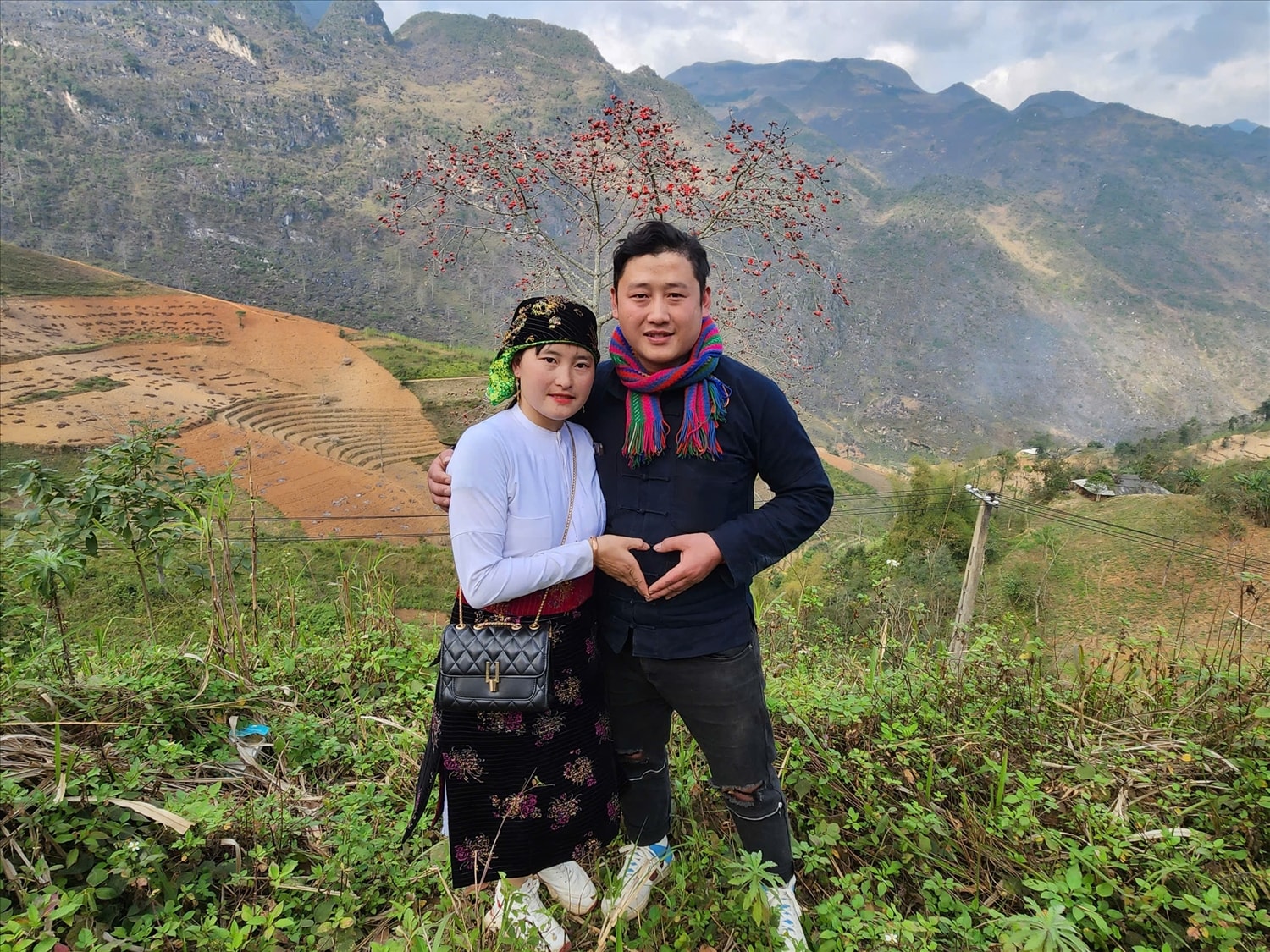 Lễ hội chợ Phong Lưu Khâu Vai là dịp để các đôi nam nữ người DTTS hò hẹn, tìm hiểu nhau.