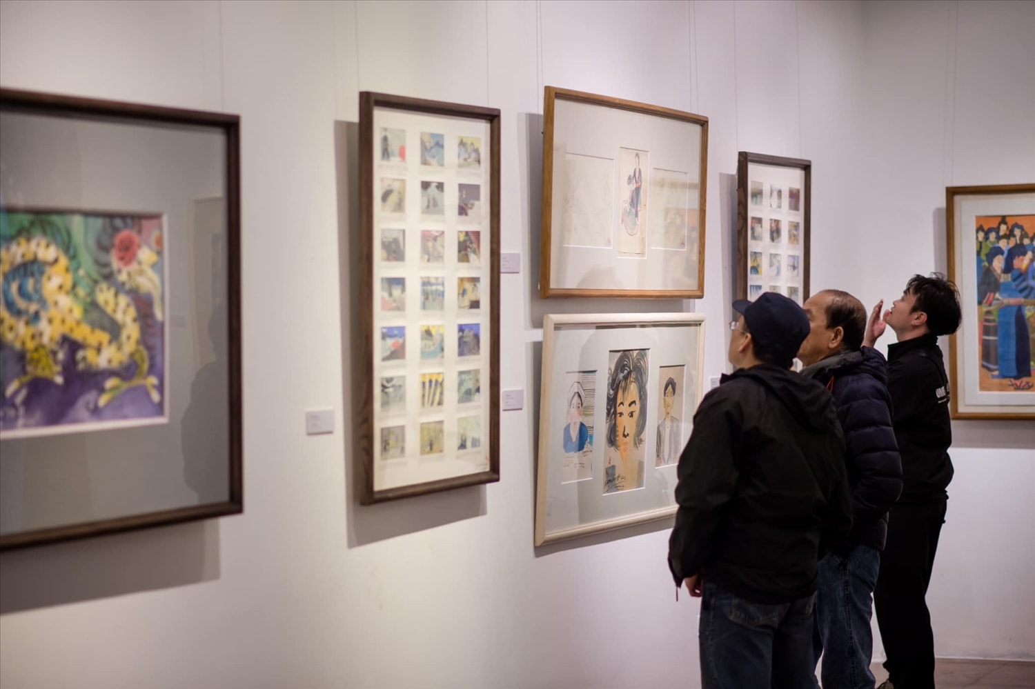 Một góc triển lãm “Con đường của tôi” của họa sĩ lão thành Ngọc Linh tại Art Space, 42 Yết Kiêu, Hà Nội. Một góc triển lãm “Con đường của tôi” của họa sĩ lão thành Ngọc Linh tại Art Space, 42 Yết Kiêu, Hà Nội.