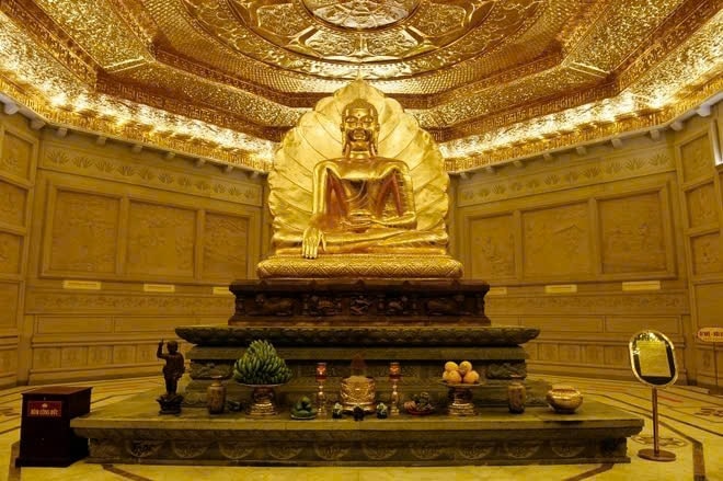 Tượng phật tại Bảo tháp Chùa Bái Đính (Ảnh IT) Tượng Phật tại Bảo tháp chùa Bái Đính (Ảnh IT)