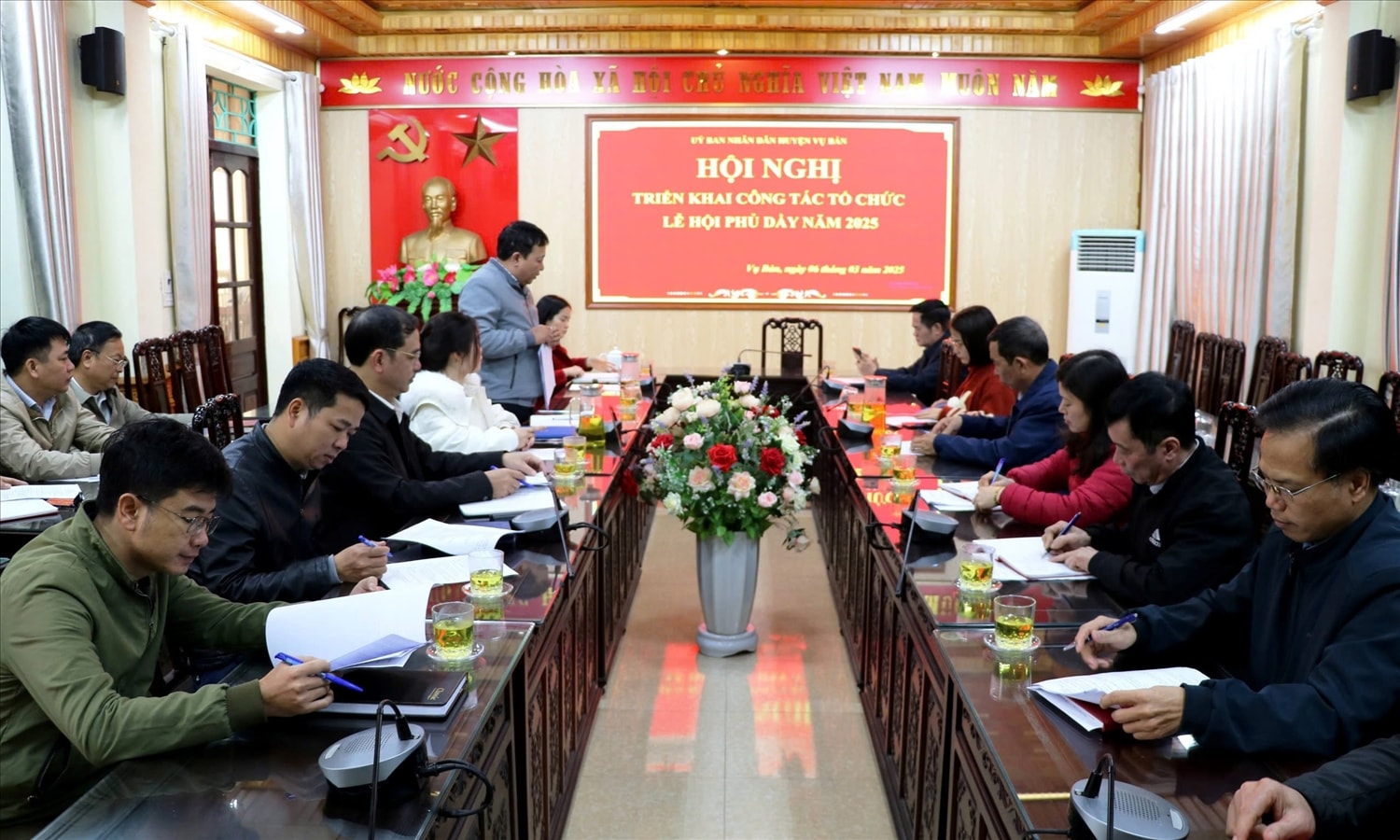 Huyện Vụ Bản họp triển khai kế hoạch tổ chức Lễ hội Phủ Dầy năm 2025  (ảnh Quốc Huy)