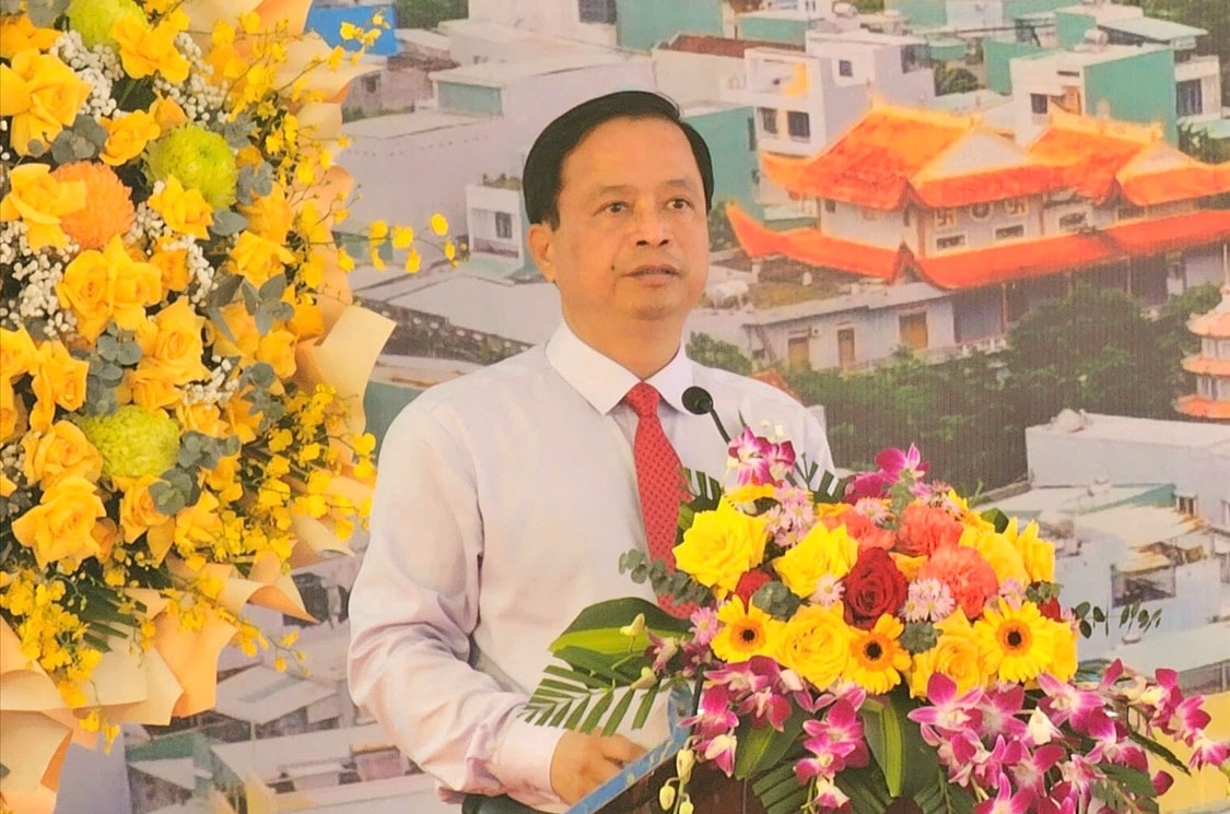 Ông Nguyễn Tuấn Thanh - Phó Chủ tịch Thường trực UBND tỉnh BÌnh ĐỊnh thông tin về Dự án Hệ thống tiêu thoát lũ sông Dinh Ông Nguyễn Tuấn Thanh - Phó Chủ tịch Thường trực UBND tỉnh BÌnh ĐỊnh thông tin về Dự án Hệ thống tiêu thoát lũ sông Dinh
